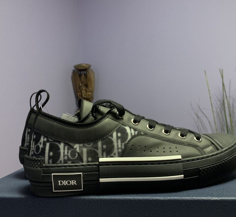 Fw 20 B23 Low Top Sneakers