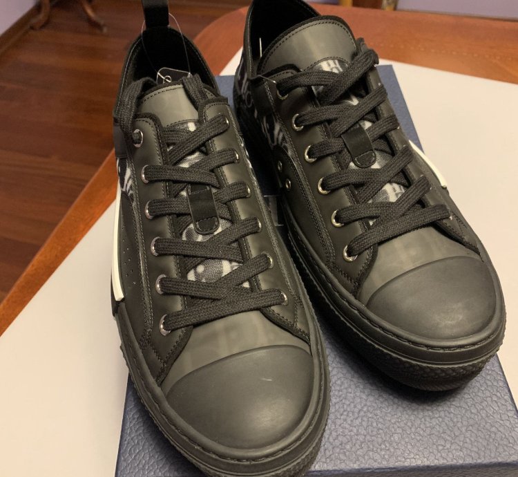 Fw 20 B23 Low Top Sneakers