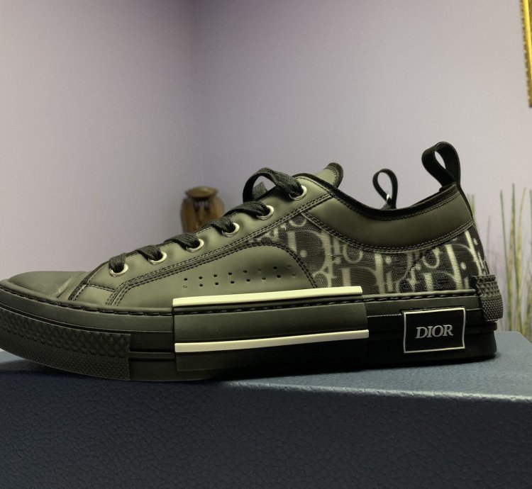 Fw 20 B23 Low Top Sneakers