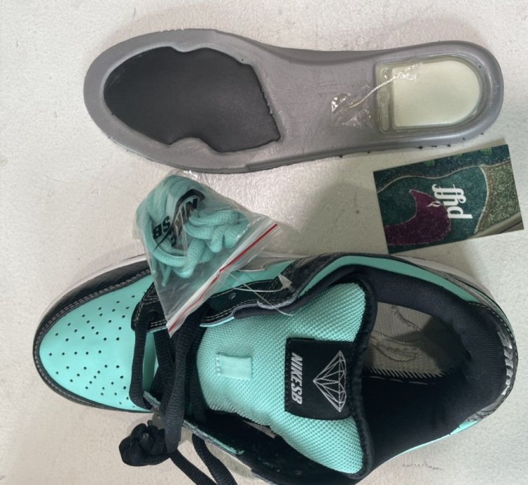 Nike Sb Dunk Low Diamond Supply Co