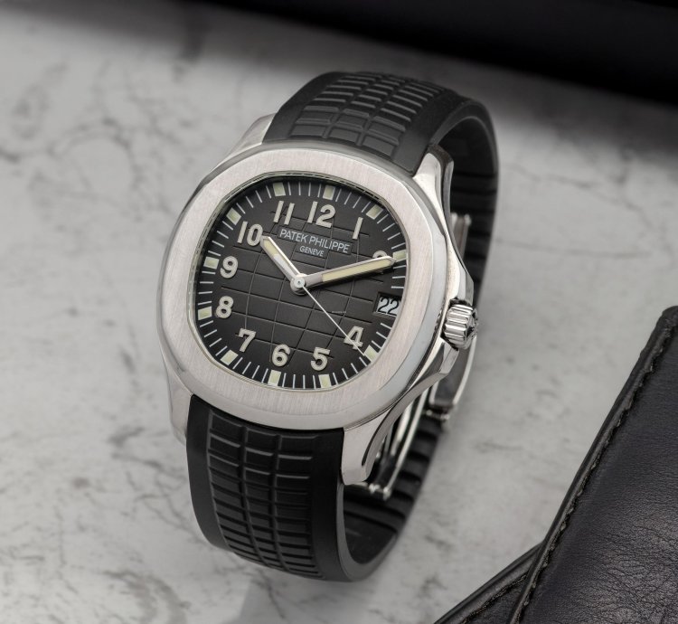 Patek Philippe Aquanaut Ref 5165a-001 Year 2007 full Set