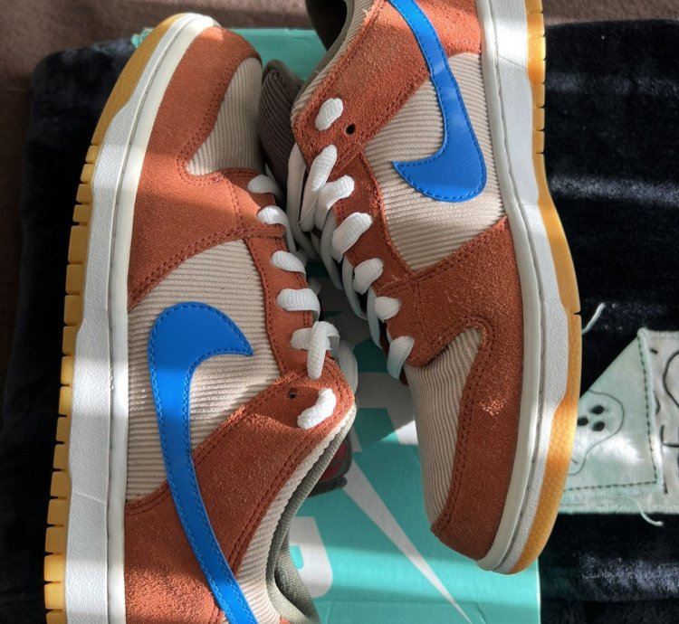 Nike Sb Dunk Low Dusty Peach Corduroy Sz 9