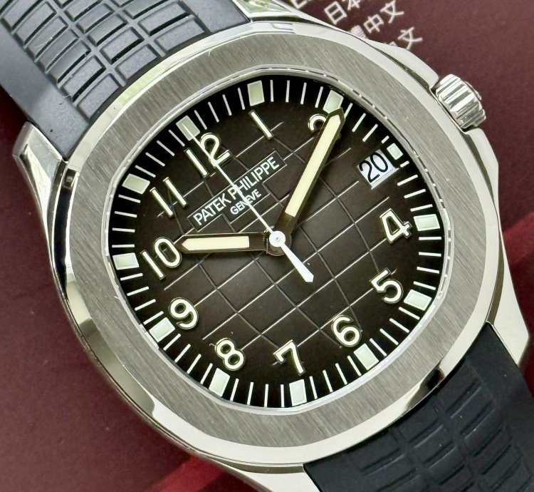 Patek Philippe Aquanaut Ref 5167 2008 Box And Extract Mint