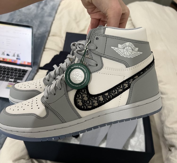 Jordan 1 Retro High Dior