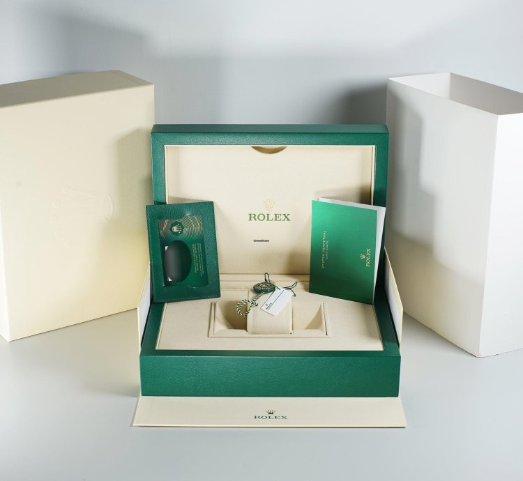 Rolex Day-date 36 36mm 18k White Gold President Silver Index Dial