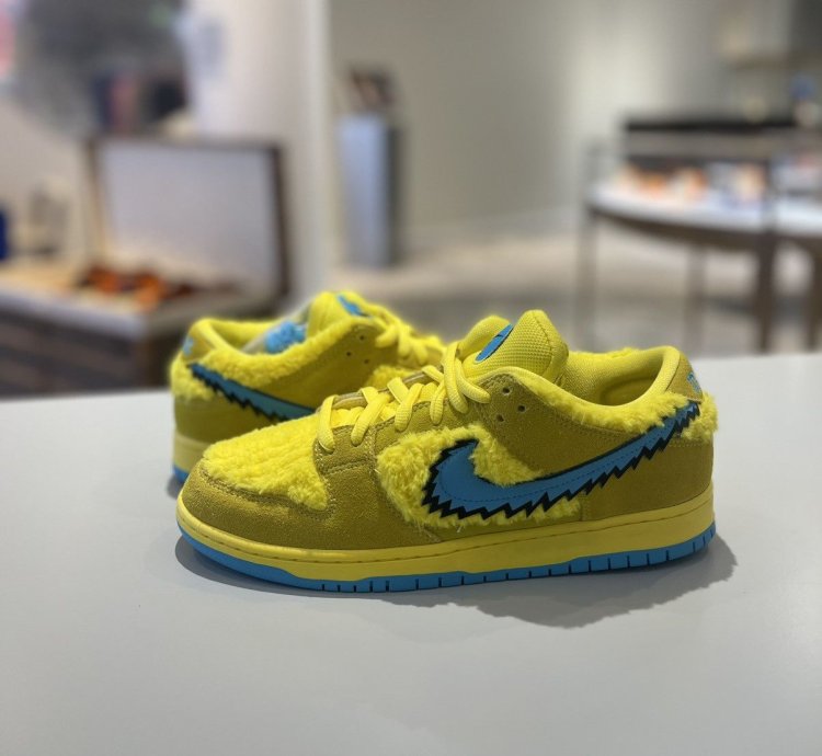 Nike Sb Dunk Low Grateful Dead Bears Opti Yellow