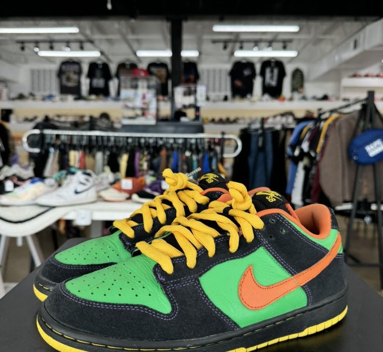 Nike Sb Dunk Low Green Spark Hoop Orange Sz 9