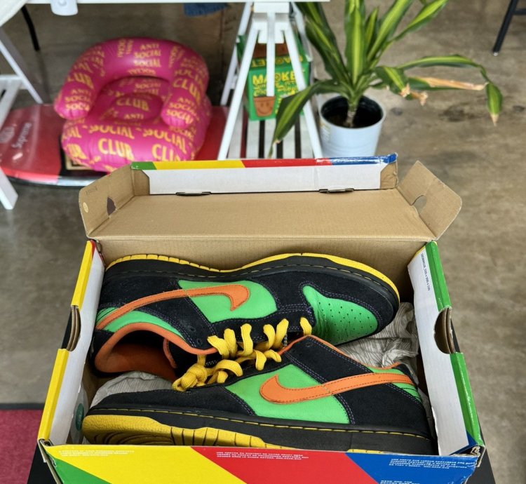 Nike Sb Dunk Low Green Spark Hoop Orange Sz 9