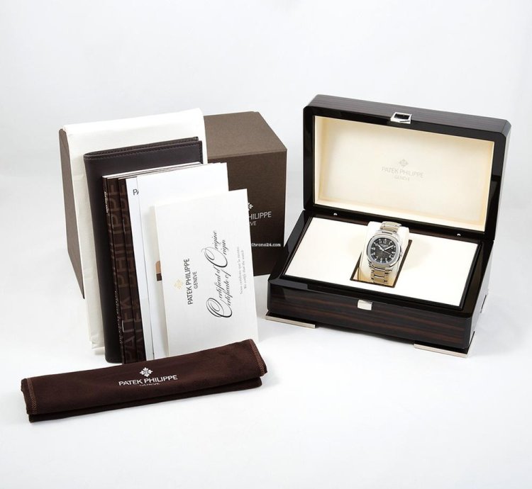 Patek Philippe Aquanaut Serviced 01 2020 Perfect Condition 1st Hand Watch Box Papers