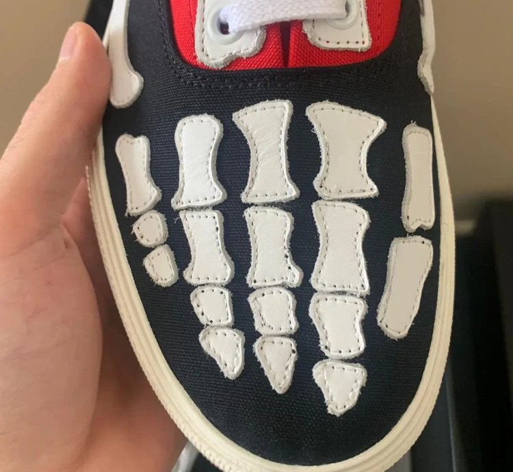 Low Top Skeleton Sneaker In Black Red