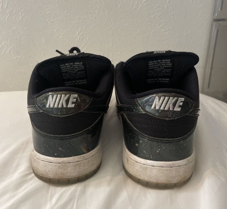 Nike Sb Dunk Low Intergalactic 420