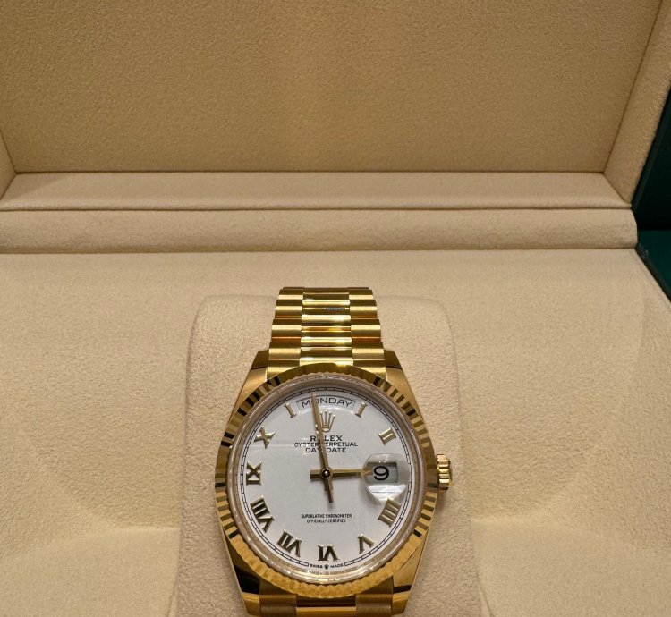 Rolex Day-date 36 36mm Gold White Face Roman Numbers