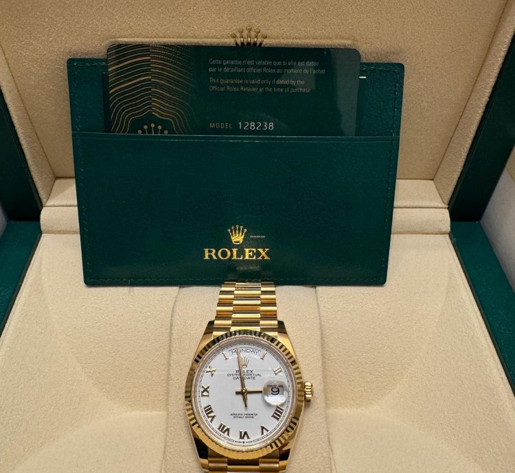 Rolex Day-date 36 36mm Gold White Face Roman Numbers