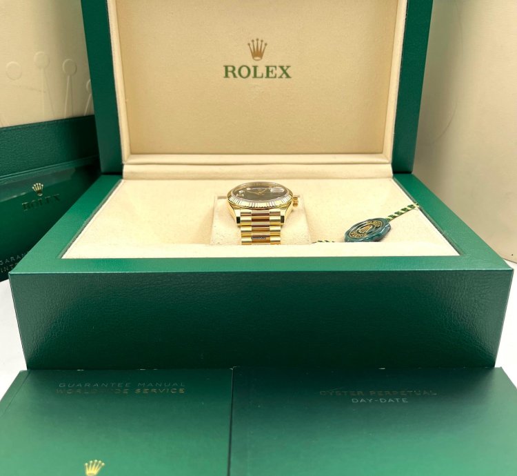 Rolex Day-date 36 36mm Green Ombre Diamond Dial Yellow Gold Bracelet 128238 Unworn 2023