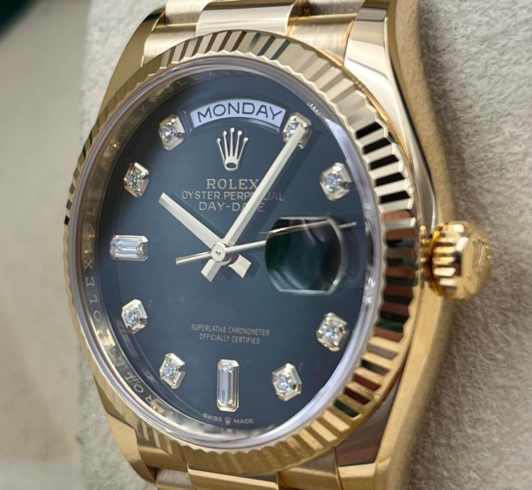 Rolex Day-date 36 36mm Green Ombre Diamond Dial Yellow Gold Bracelet 128238 Unworn 2023