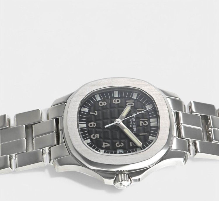 Patek Philippe Aquanaut Steel Black Automatic Date 34x36 3mm Papers 5066 1a