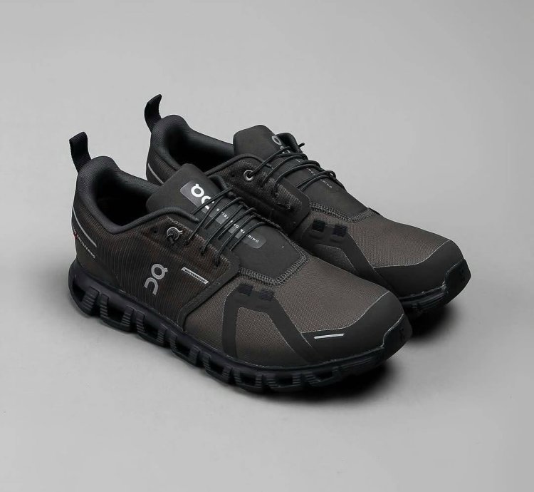 On Cloud 6 Waterproof White Thorn Black