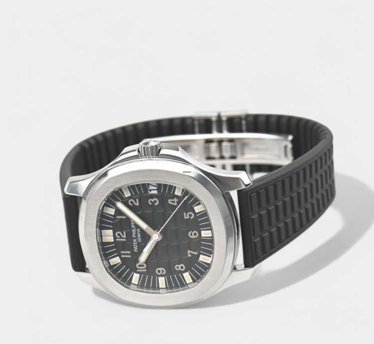 Patek Philippe Aquanaut Steel Black Automatic Date 39 3x37mm Vintage 5065a-001