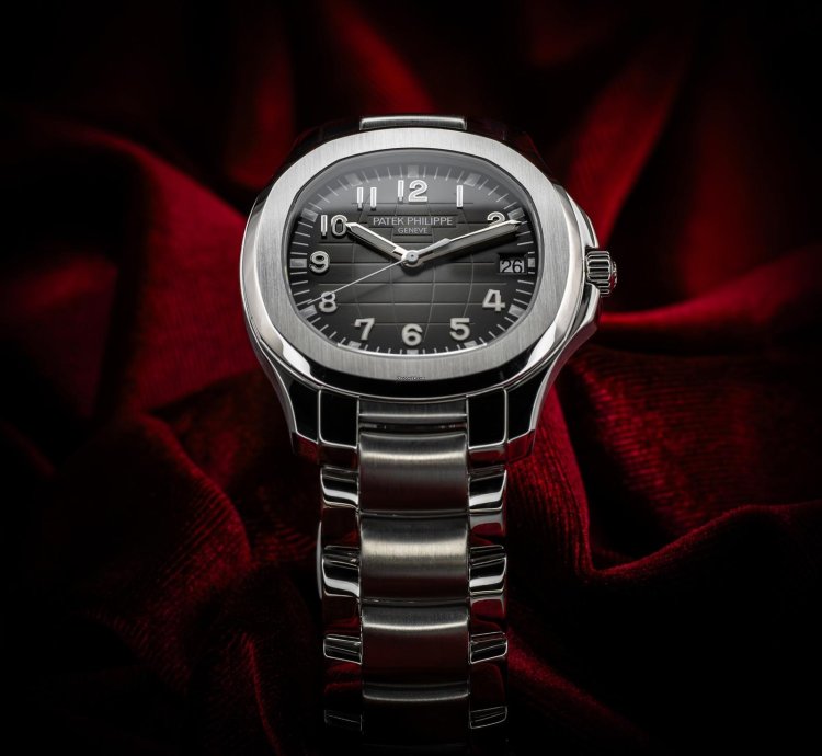Patek Philippe Aquanaut Steel Black Dial 40mm Mint Box Papers 5167 1a-001