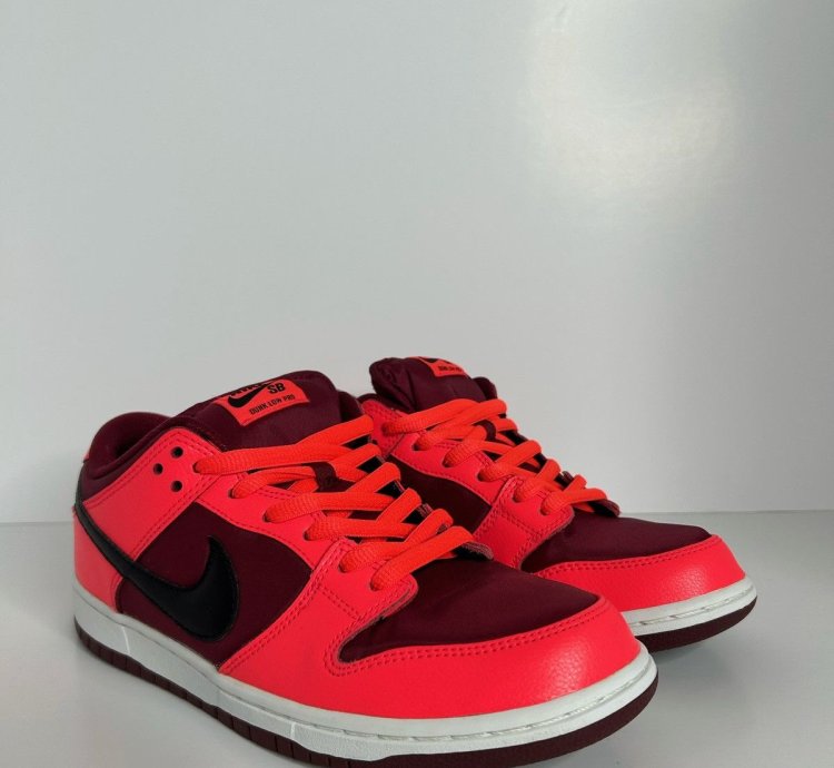Nike Sb Dunk Low Laser Crimson