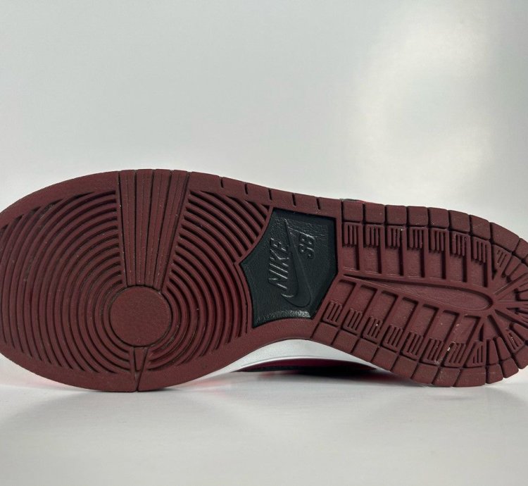 Nike Sb Dunk Low Laser Crimson