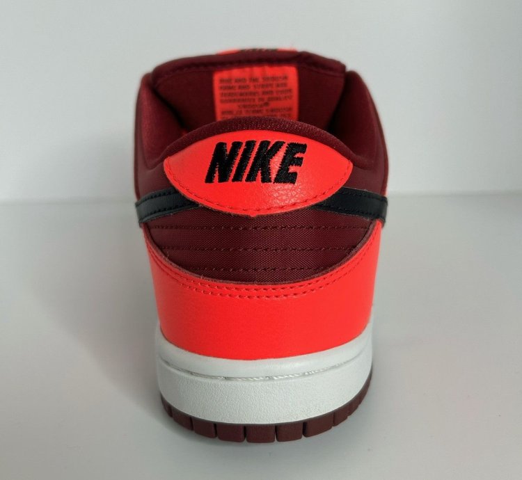 Nike Sb Dunk Low Laser Crimson