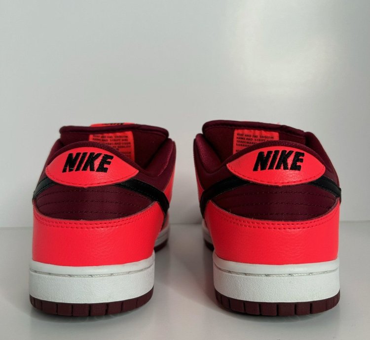 Nike Sb Dunk Low Laser Crimson