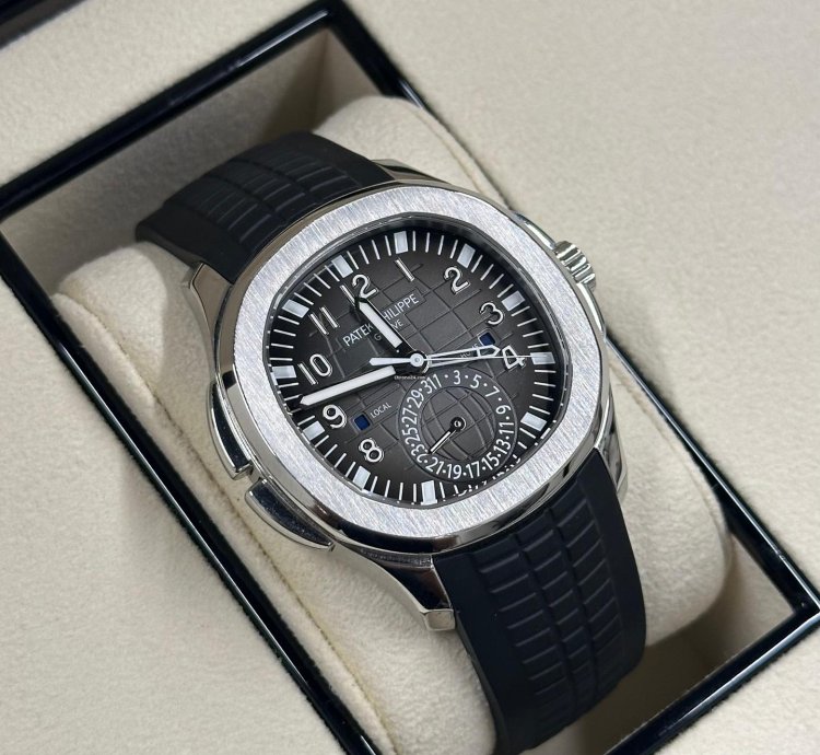Patek Philippe Aquanaut Travel Time