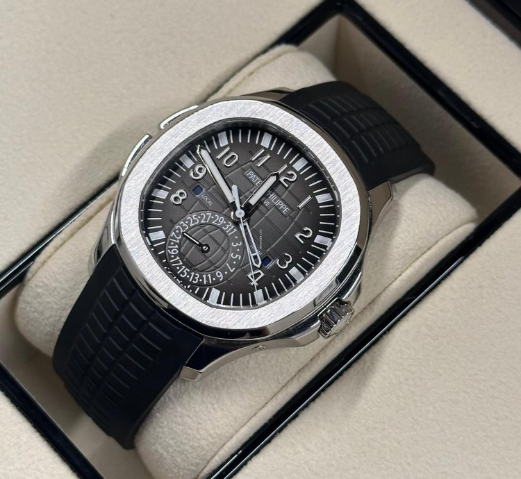 Patek Philippe Aquanaut Travel Time