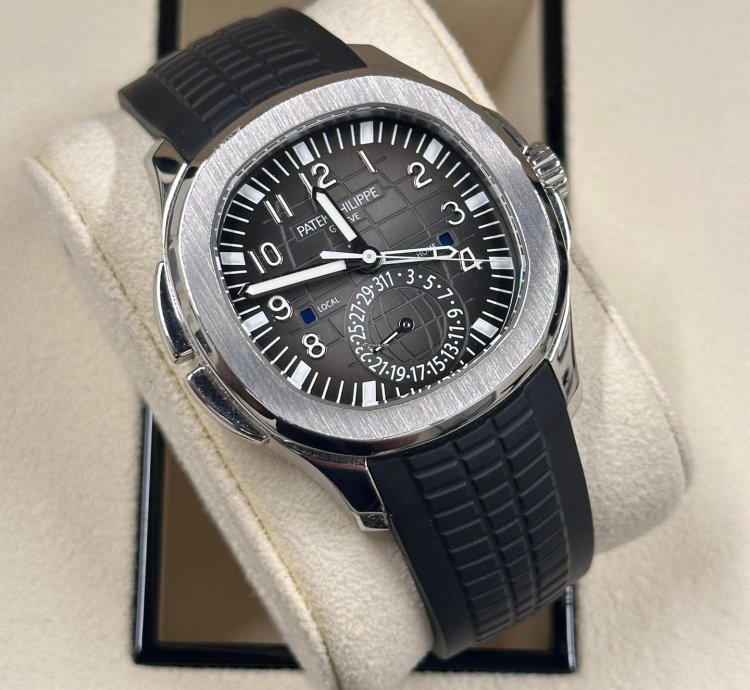 Patek Philippe Aquanaut Travel Time