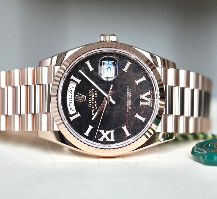 Rolex Day-date 36 36mm Rose Gold Eisenkiezel Roman Diamond Dial Unworn Full Set