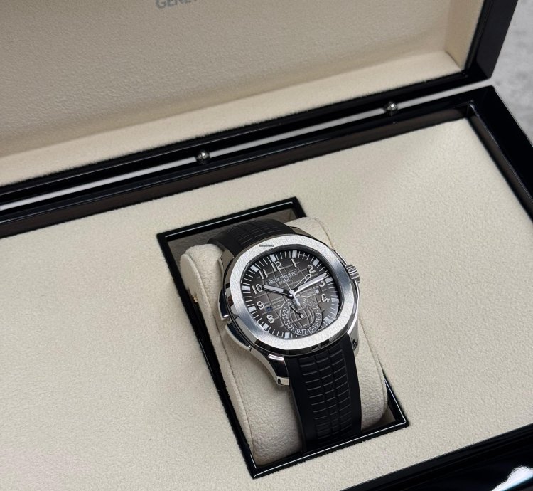 Patek Philippe Aquanaut Travel Time 2021 Full Set 5164a-001