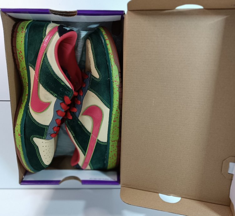 Nike Sb Dunk Low Mosquito