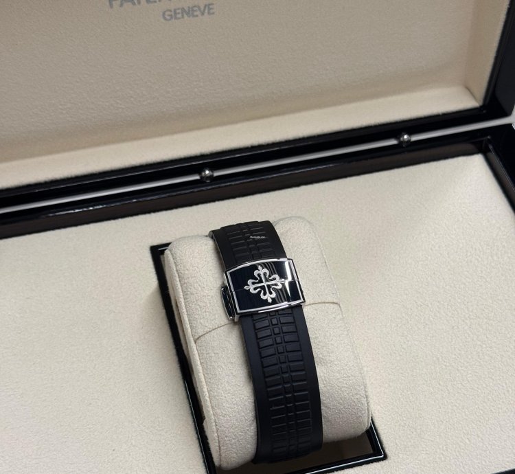 Patek Philippe Aquanaut Travel Time 2021 Full Set 5164a-001
