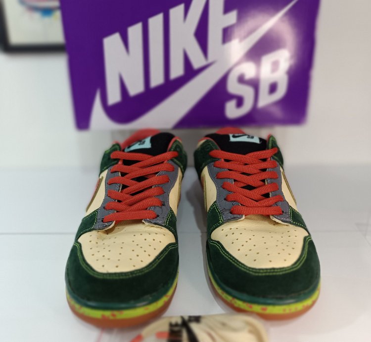 Nike Sb Dunk Low Mosquito