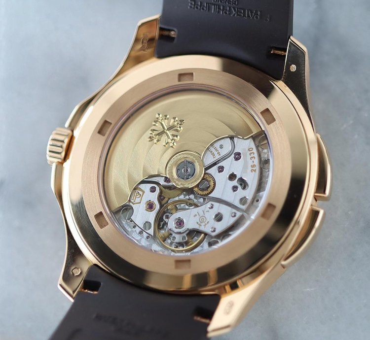 Patek Philippe Aquanaut Travel Time 40 8mm Rosegold 2022