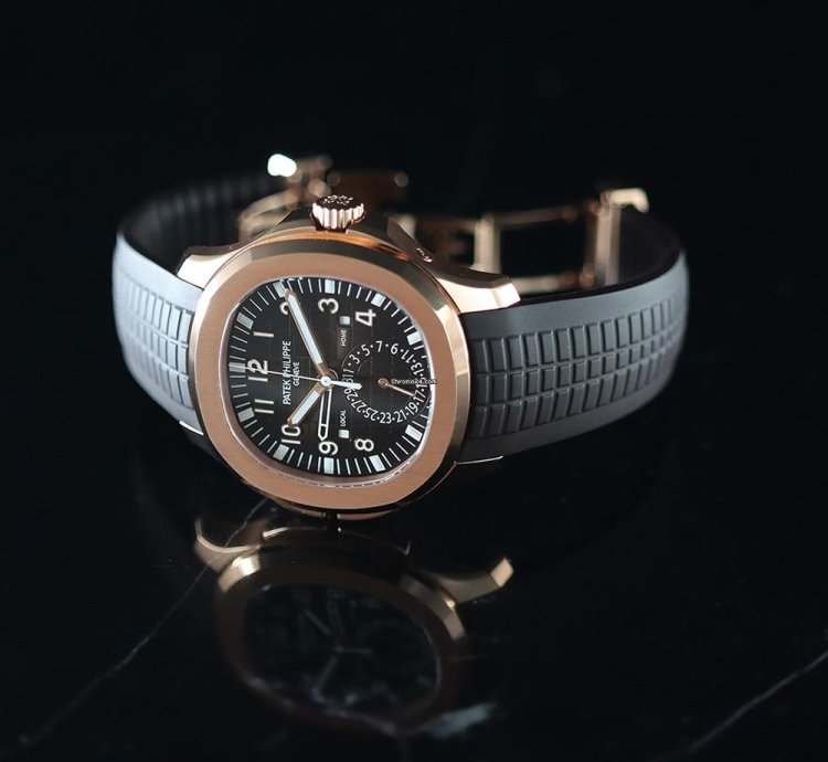 Patek Philippe Aquanaut Travel Time 40 8mm Rosegold 2022