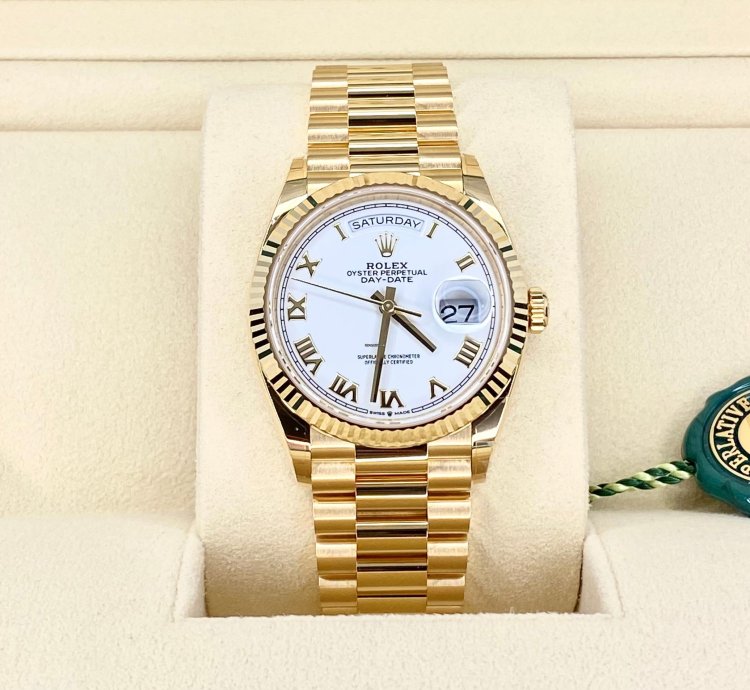Rolex Day-date 36 36mm White Roman Dial Unworn Full Set 2023 Full Stickers 128238