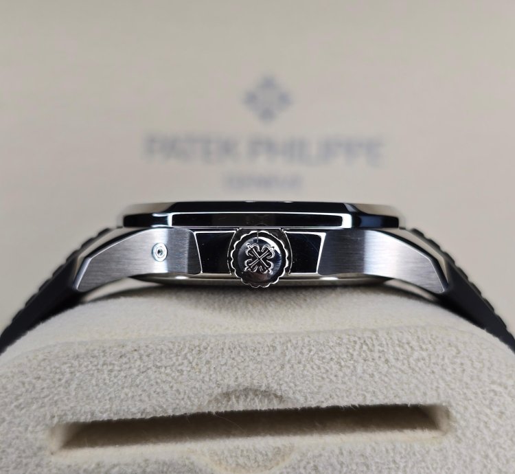 Patek Philippe Aquanaut Travel Time 5164a Stainless Steel