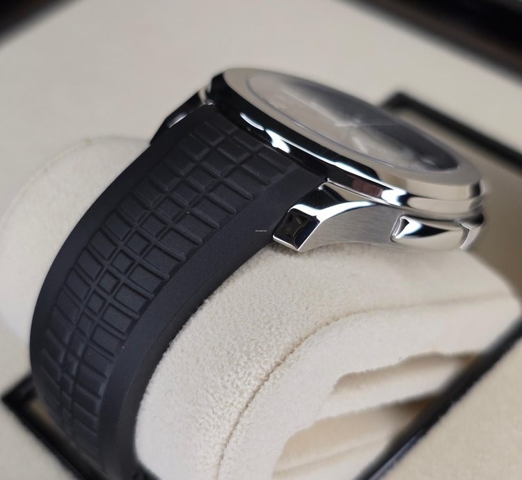 Patek Philippe Aquanaut Travel Time 5164a Stainless Steel