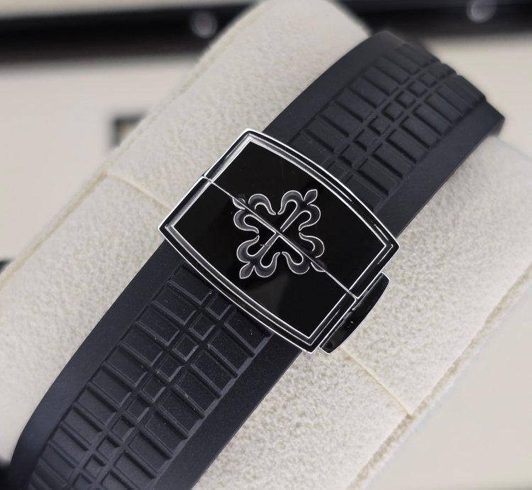 Patek Philippe Aquanaut Travel Time 5164a Stainless Steel