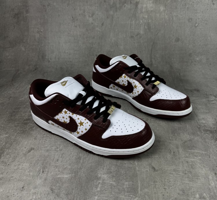 Nike Sb Dunk Low Og Supreme Stars Barkroot Brown