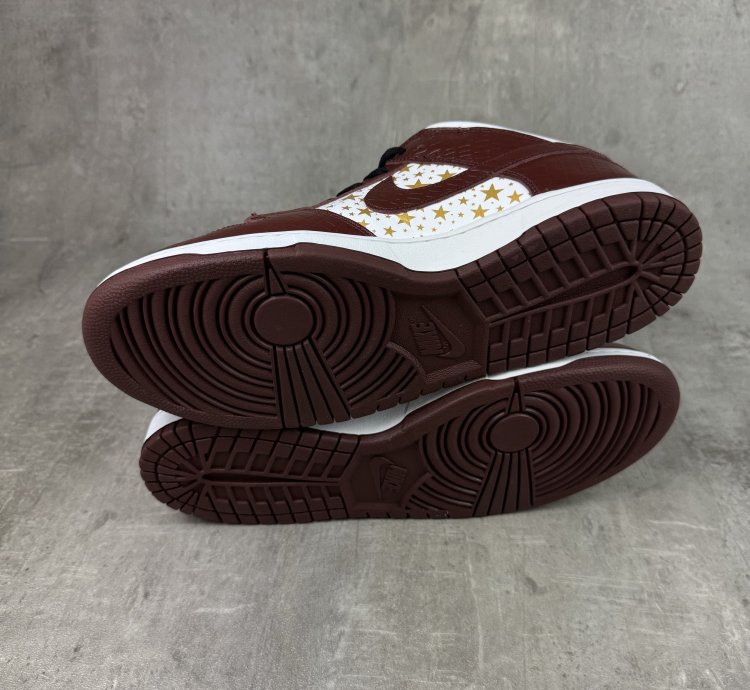 Nike Sb Dunk Low Og Supreme Stars Barkroot Brown