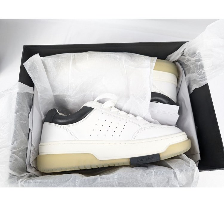 O1rshd1 2 Stadium Low Top Sneakers In White Black
