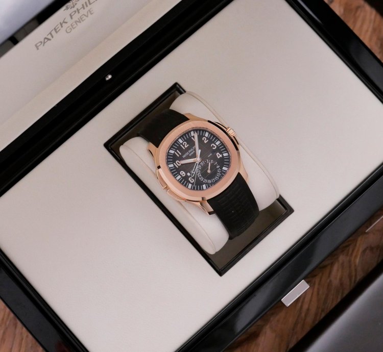 Patek Philippe Aquanaut Travel Time 5164r 2021