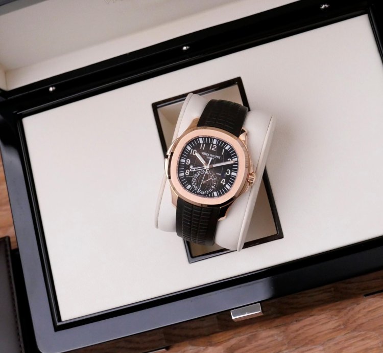 Patek Philippe Aquanaut Travel Time 5164r 2021