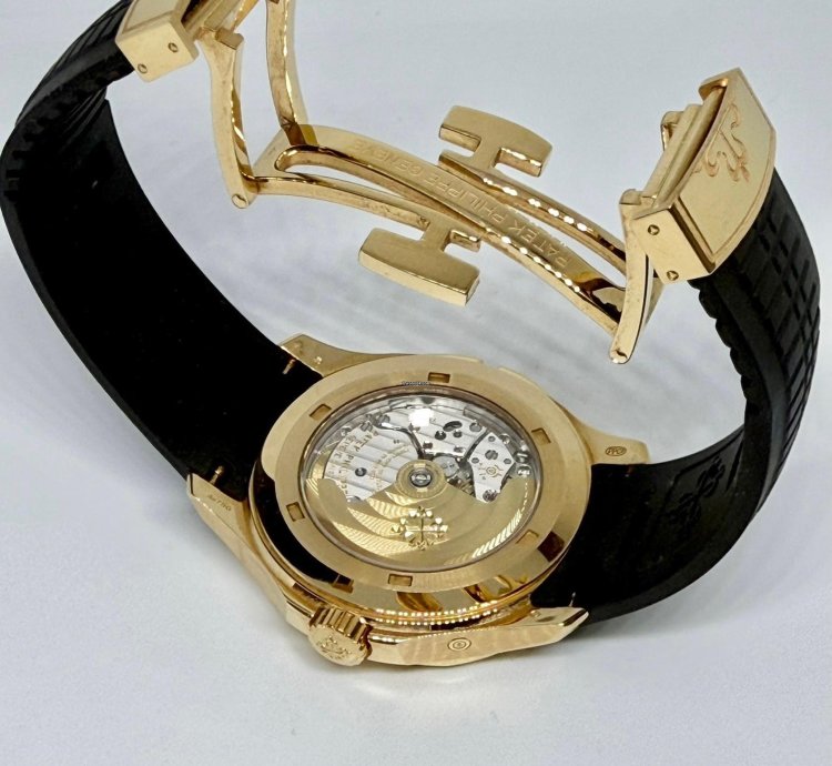 Patek Philippe Aquanaut Travel Time Aquanaut Rose Gold 18kt 5164r