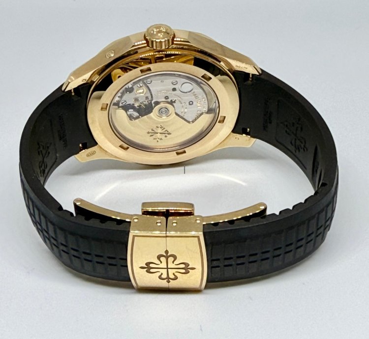 Patek Philippe Aquanaut Travel Time Aquanaut Rose Gold 18kt 5164r