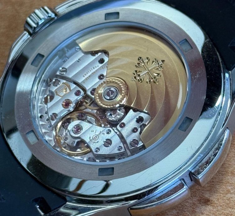 Patek Philippe Aquanaut Travel Time Box Papiere