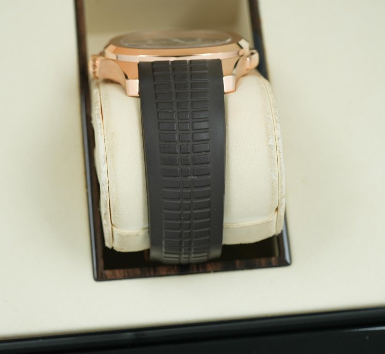 Patek Philippe Aquanaut Travel Time Rose Gold 5164r-001 Complete